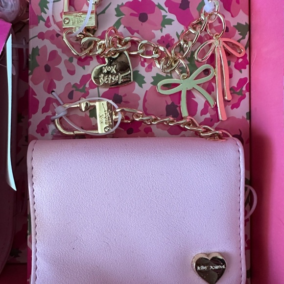 Betsey Johnson 3 Pc gift set Sybil Collection Bow - Picture 5 of 8